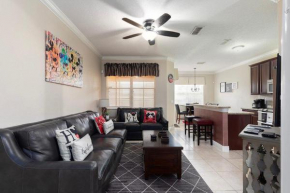W457 - Charming Townhouse With Private Patio at Reunion